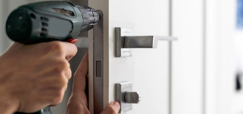 Locksmith For Lock Replacement Near Me in Corcoran, CA