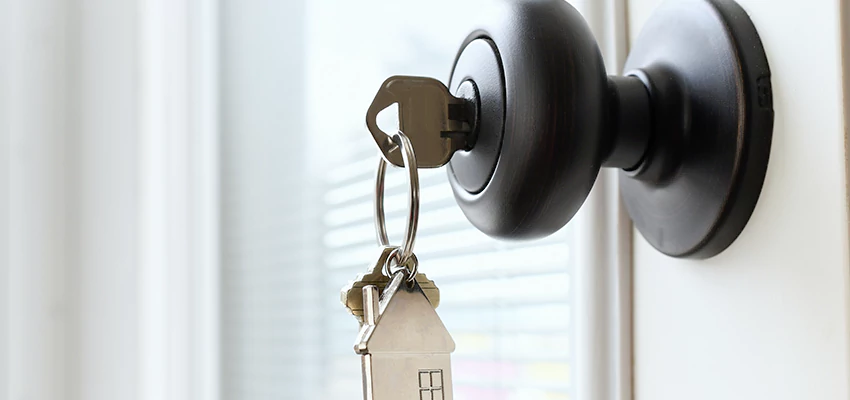 Bifold Door Knob Replacement in Corcoran, California